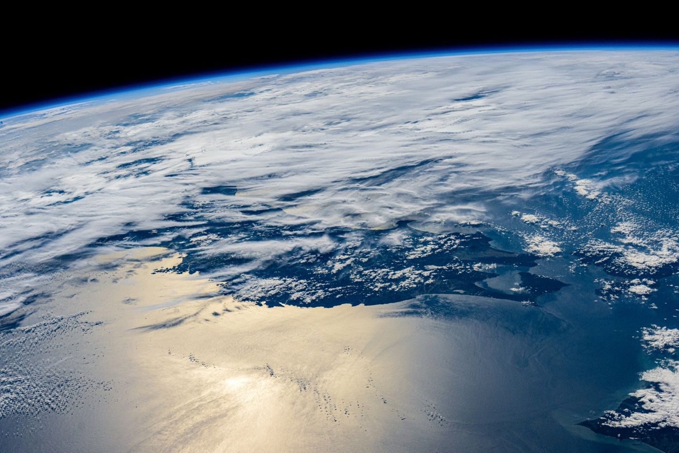 图4：太空俯瞰地球——中美AI竞争已进入用数据测量差距的实证阶段（高盛）